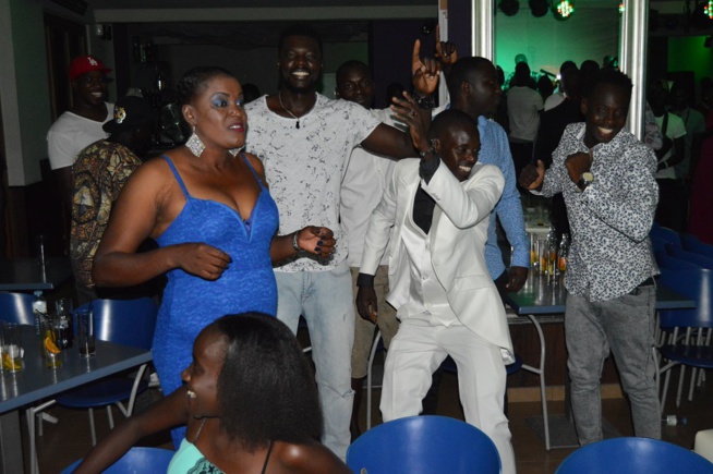 EUROPEAN TOUR: Pape Diouf , premier artiste Sénégalais dans la chaleur d'Ibiza une ville touristique d'Espagne EUROPEAN TOUR: Pape Diouf , premier artiste Sénégalais dans la chaleur d'Ibiza une ville touristique d'Espagne