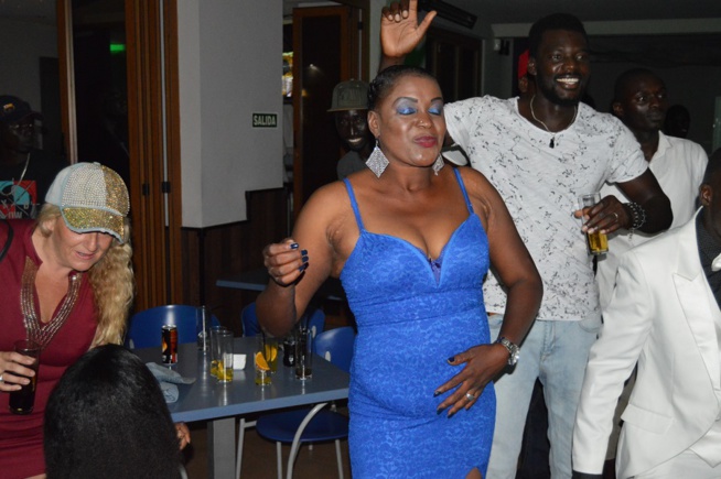 EUROPEAN TOUR: Pape Diouf , premier artiste Sénégalais dans la chaleur d'Ibiza une ville touristique d'Espagne EUROPEAN TOUR: Pape Diouf , premier artiste Sénégalais dans la chaleur d'Ibiza une ville touristique d'Espagne