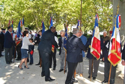 France : Il y a un an, le tirailleur sénégalais Samba Ndour était immortalisé par la ville de Romans au carré du souvenir français France : Il y a un an, le tirailleur sénégalais Samba Ndour était immortalisé par la ville de Romans au carré du souvenir français