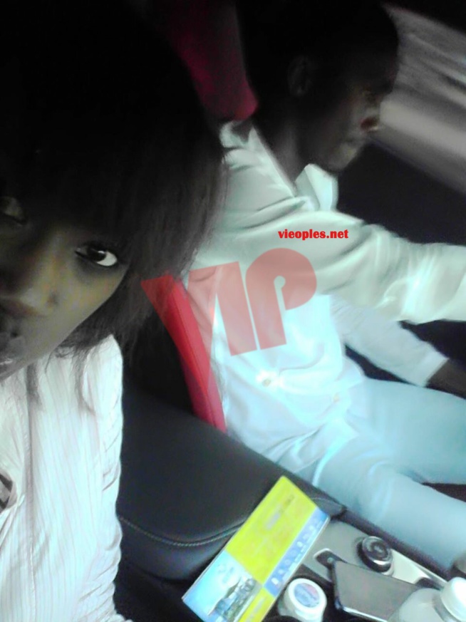 Waly Seck dans sa nouvelle voiture Corvet 2015.Regardez Waly Seck dans sa nouvelle voiture Corvet 2015.Regardez