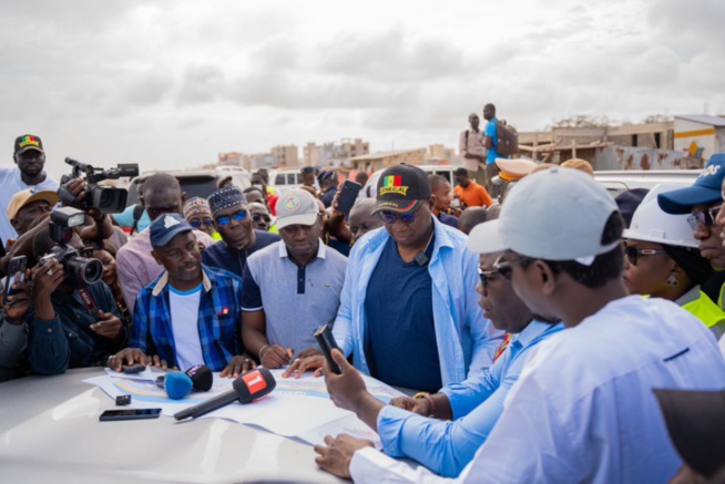 Photos / Littoral: Visite du Ministre Moussa Balla Fofana sur l’axe Guediawaye-Malika Photos / Littoral: Visite du Ministre Moussa Balla Fofana sur l’axe Guediawaye-Malika