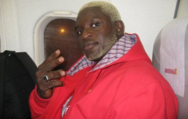 Lancement du mouvement "C'est à nous la faute" : Lingstar veut déloger Macky du Palais Lancement du mouvement "C'est à nous la faute" : Lingstar veut déloger Macky du Palais