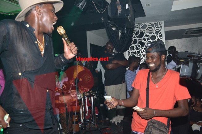 Les images de la soirée de Waly Seck au Baramundi. Les images de la soirée de Waly Seck au Baramundi.