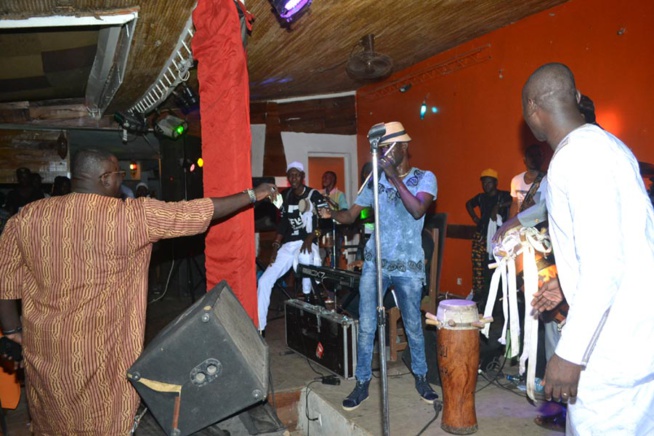 De retour d'une tournée Européenne, Pape Diouf enflamme le Just 4 u. Revivez les moments forts. De retour d'une tournée Européenne, Pape Diouf enflamme le Just 4 u. Revivez les moments forts.