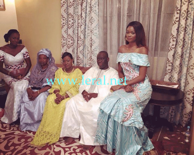 Aliou Sall , le jour du baptème de son fils avec Madame Sall Aliou Sall , le jour du baptème de son fils avec Madame Sall