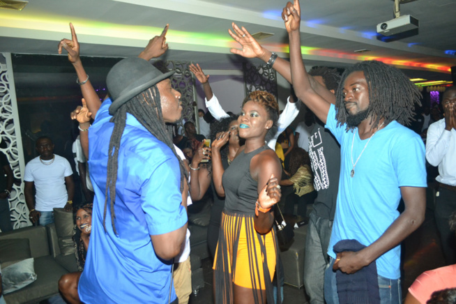 Le Darra J au Baramundi, Pape Diouf guest star. Regardez l'ambiance. Le Darra J au Baramundi, Pape Diouf guest star. Regardez l'ambiance.