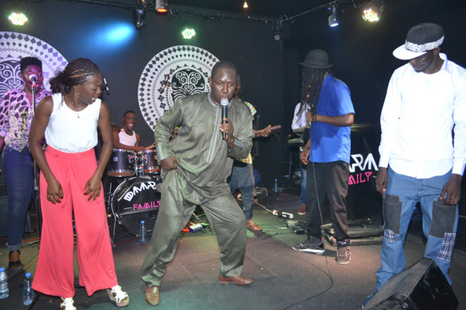 Le Darra J au Baramundi, Pape Diouf guest star. Regardez l'ambiance. Le Darra J au Baramundi, Pape Diouf guest star. Regardez l'ambiance.