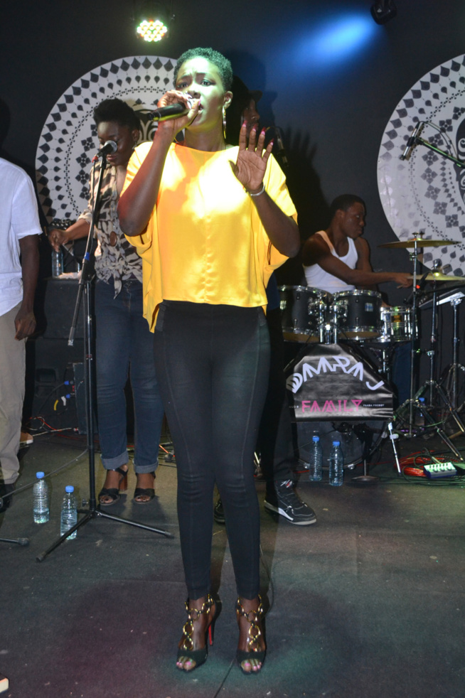 Le Darra J au Baramundi, Pape Diouf guest star. Regardez l'ambiance. Le Darra J au Baramundi, Pape Diouf guest star. Regardez l'ambiance.