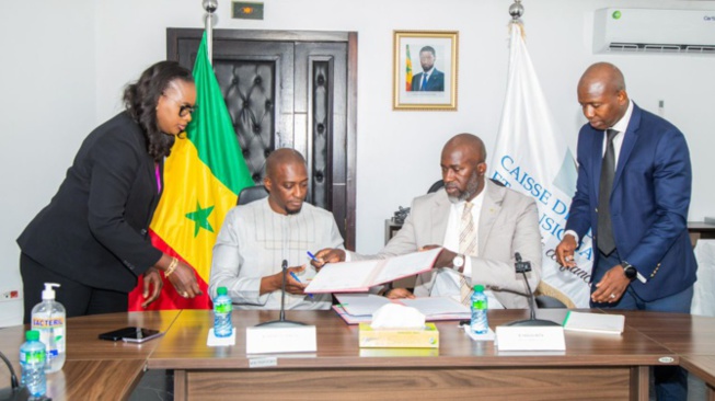 Territorialisation des investissements: L’APIX et la CDC signent une Convention cadre Territorialisation des investissements: L’APIX et la CDC signent une Convention cadre