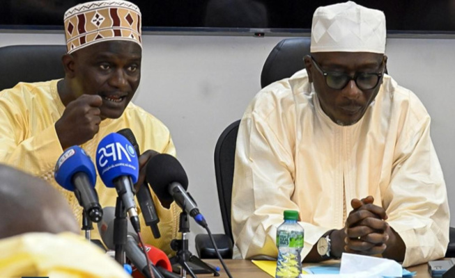 Vers un conflit au sommet: Dr Cheikh Dieng l’ex DG de l’ONAS défie son ancien ministre et réclame des comptes ! Vers un conflit au sommet: Dr Cheikh Dieng l’ex DG de l’ONAS défie son ancien ministre et réclame des comptes !