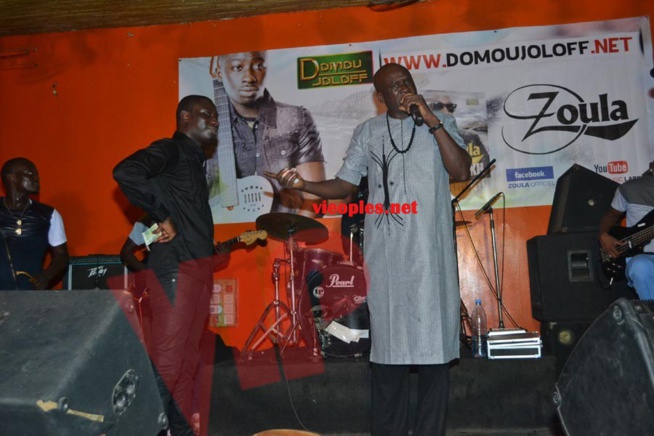 Zoula en live au Just 4 u. Revivez les images.