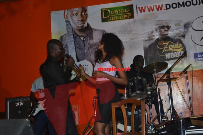 Zoula en live au Just 4 u. Revivez les images.