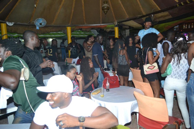 Zoula en live au Just 4 u. Revivez les images.