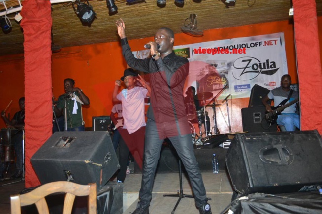 Zoula en live au Just 4 u. Revivez les images.