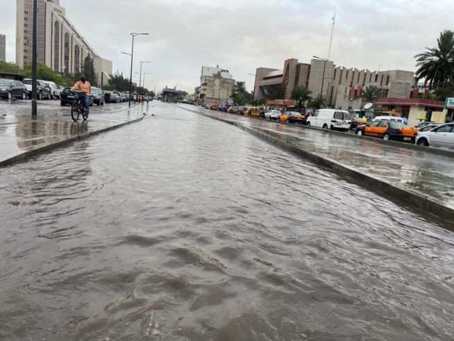 Dakar : Inondations dans les rues de la Médina et des Allées du Centenaire suite à la pluie Dakar : Inondations dans les rues de la Médina et des Allées du Centenaire suite à la pluie