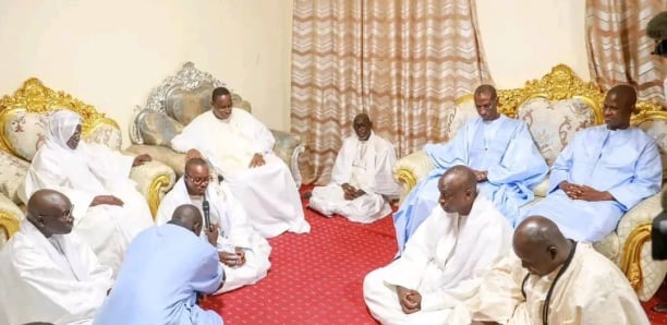 Après la visite de Diomaye : Macky Sall envoie une délégation chez Serigne Mountakha Après la visite de Diomaye : Macky Sall envoie une délégation chez Serigne Mountakha