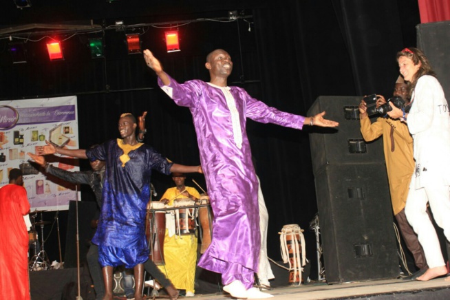 Pape Seck Touba Couture annonce les tendances de la Tabaski avec les star et VIP. Pape Seck Touba Couture annonce les tendances de la Tabaski avec les star et VIP.