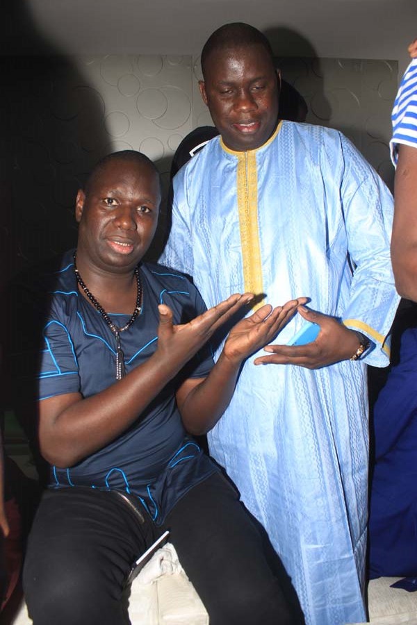 20 Photos Baramundi à guichet fermé: Le maître de lieux Pape Diouf et la génération consciente reviennent imposer leur force du show et de spectacle. Regardez 20 Photos Baramundi à guichet fermé: Le maître de lieux Pape Diouf et la génération consciente reviennent imposer leur force du show et de spectacle. Regardez