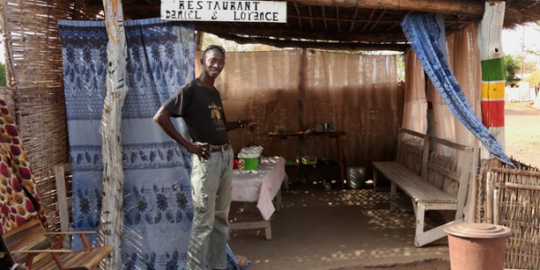 L’argent des Africains : Ibrahima, guide touristique au Sénégal – 381 euros par mois (Jeune Afrique) L’argent des Africains : Ibrahima, guide touristique au Sénégal – 381 euros par mois (Jeune Afrique)