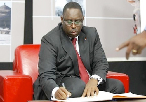 Référendum 2016 : Macky Sall tient déjà le contenu de la loi Référendum 2016 : Macky Sall tient déjà le contenu de la loi