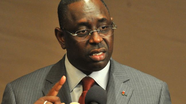 Macky Sall enrôle les policiers à la retraite Macky Sall enrôle les policiers à la retraite