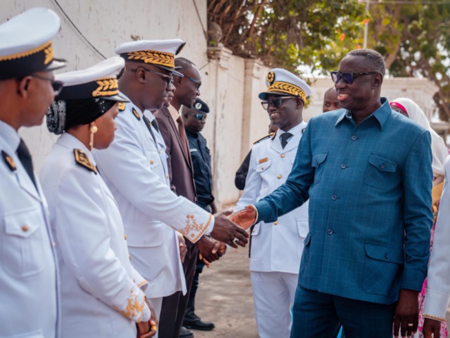 Jean Baptiste TINE, Ministre de l’Intérieur et de la Sécurité publique au nouveau Gouverneur de Saint-Louis : "Votre expérience est un atout précieux pour la région" Jean Baptiste TINE, Ministre de l’Intérieur et de la Sécurité publique au nouveau Gouverneur de Saint-Louis : "Votre expérience est un atout précieux pour la région"