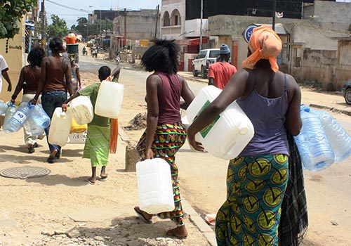 Robinets à sec depuis 3 jours : La banlieue de Dakar à soif Robinets à sec depuis 3 jours : La banlieue de Dakar à soif