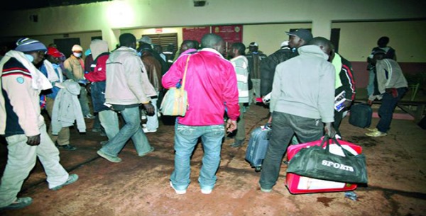Expulsion de Sénégalais d'Allemagne ce mardi : l'ONG Boza Fii met les autorités devant leurs responsabilités Expulsion de Sénégalais d'Allemagne ce mardi : l'ONG Boza Fii met les autorités devant leurs responsabilités