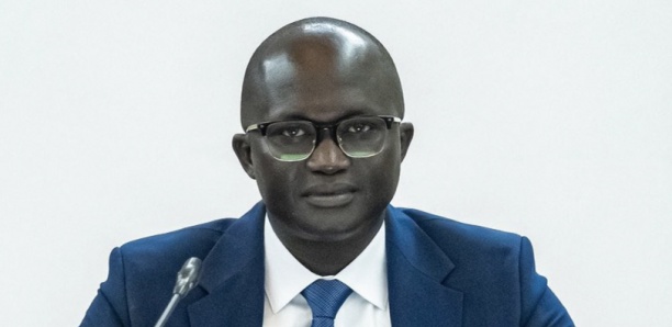 Affaire du « ciment reçu en cadeau » : Le ministre du Travail a déposé une plainte Affaire du « ciment reçu en cadeau » : Le ministre du Travail a déposé une plainte