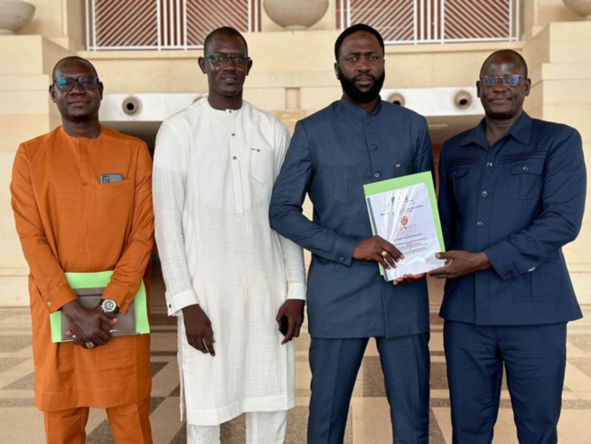 Grand Théatre Doudou Ndiaye Rose : Mouhamed Ndiaye passe le témoin à Kilifeu Grand Théatre Doudou Ndiaye Rose : Mouhamed Ndiaye passe le témoin à Kilifeu