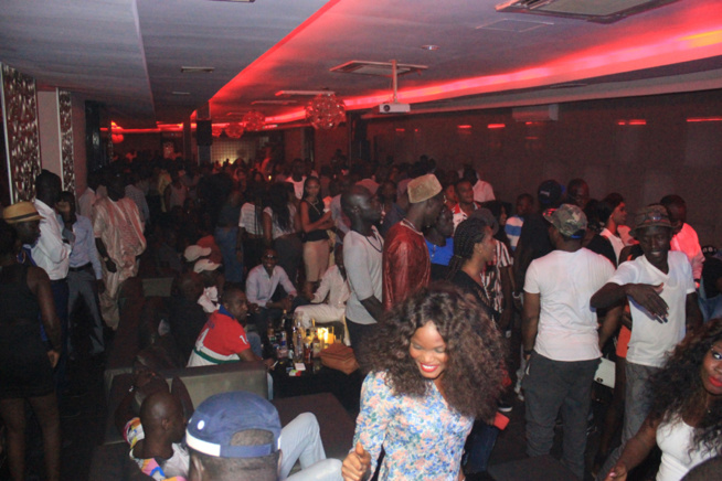 En images:La soirée de Pape Diouf et la génération consciente ont encore surchauffé le Baramundi ce dimanche. En images:La soirée de Pape Diouf et la génération consciente ont encore surchauffé le Baramundi ce dimanche.