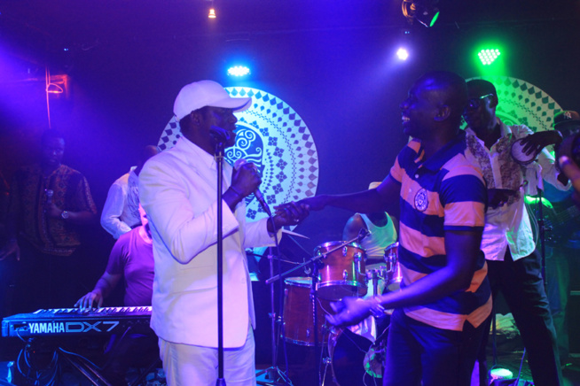 En images:La soirée de Pape Diouf et la génération consciente ont encore surchauffé le Baramundi ce dimanche. En images:La soirée de Pape Diouf et la génération consciente ont encore surchauffé le Baramundi ce dimanche.