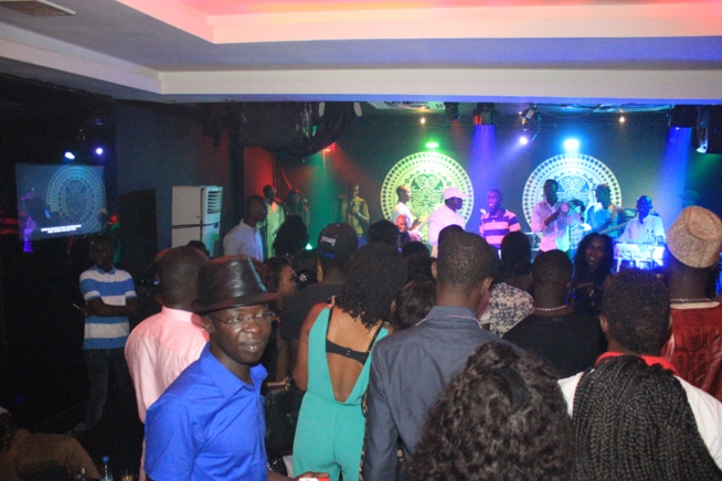 En images:La soirée de Pape Diouf et la génération consciente ont encore surchauffé le Baramundi ce dimanche. En images:La soirée de Pape Diouf et la génération consciente ont encore surchauffé le Baramundi ce dimanche.