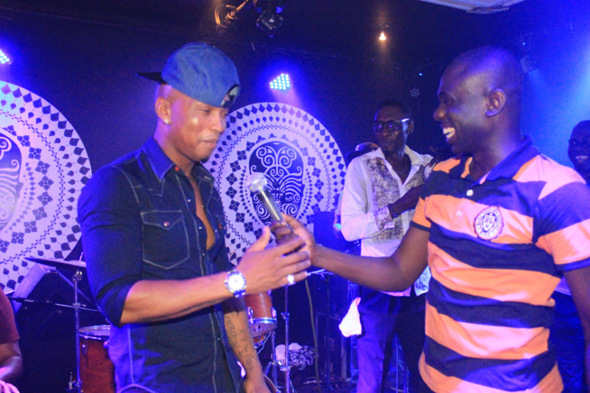 En images:La soirée de Pape Diouf et la génération consciente ont encore surchauffé le Baramundi ce dimanche. En images:La soirée de Pape Diouf et la génération consciente ont encore surchauffé le Baramundi ce dimanche.