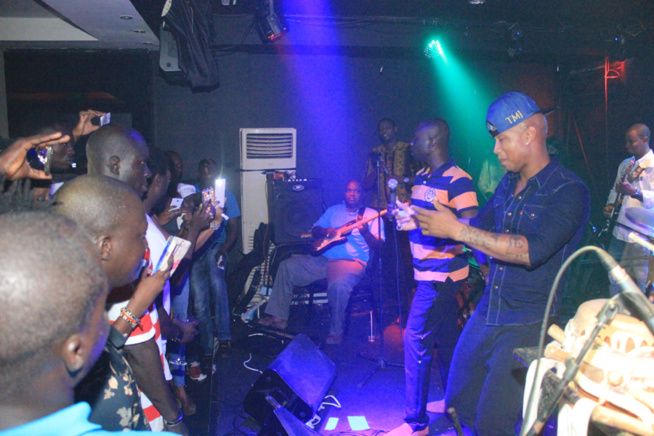 En images:La soirée de Pape Diouf et la génération consciente ont encore surchauffé le Baramundi ce dimanche. En images:La soirée de Pape Diouf et la génération consciente ont encore surchauffé le Baramundi ce dimanche.