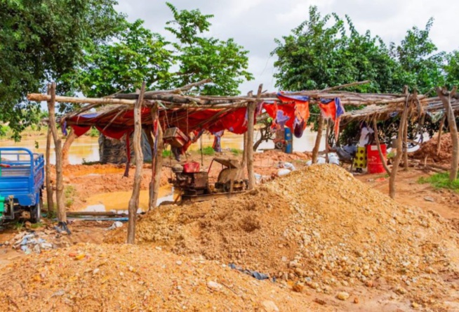 Suspension des activités minières autour de la Falémé : Les orpailleurs violent l’interdiction de l’Etat Suspension des activités minières autour de la Falémé : Les orpailleurs violent l’interdiction de l’Etat
