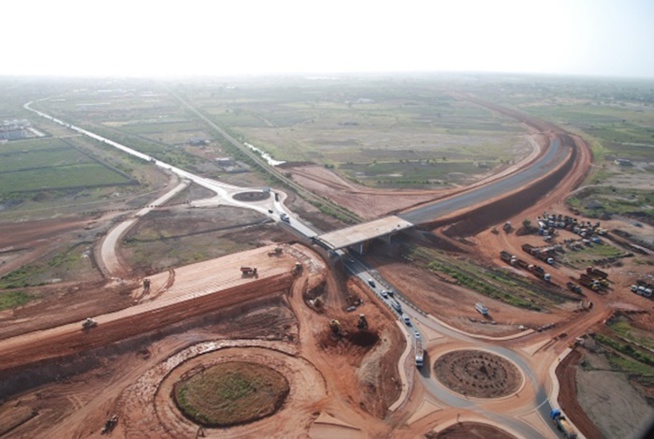 Blacklisté par la Banque Mondiale, le constructeur de «ILA TOUBA» traîne d'autres cafards-Crbc coincée par la Bad au Congo : Sa filiale, Cfhe, confondue dans un marché public, a transigé pour 10,9 milliards de F Cfa. Blacklisté par la Banque Mondiale, le constructeur de «ILA TOUBA» traîne d'autres cafards-Crbc coincée par la Bad au Congo : Sa filiale, Cfhe, confondue dans un marché public, a transigé pour 10,9 milliards de F Cfa.