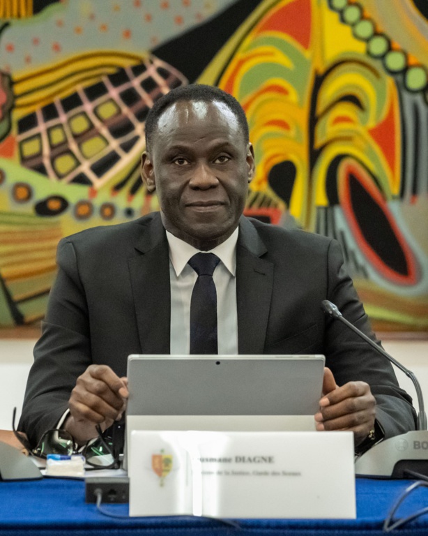 Reddition des comptes au SÉNÉGAL- Aussitôt installé ce mardi matin, le pool judiciaire financier va, sans tarder , convoquer...tous azimuts ! Reddition des comptes au SÉNÉGAL- Aussitôt installé ce mardi matin, le pool judiciaire financier va, sans tarder , convoquer...tous azimuts !