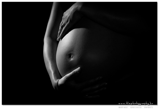 Un artiste sénégalais engrosse 8 filles en même temps Un artiste sénégalais engrosse 8 filles en même temps