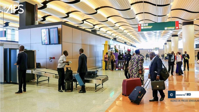 Près de 300 ministres, DG et DAGE interdits de sortie du territoire national : Un coin du voile des personnes ciblées Près de 300 ministres, DG et DAGE interdits de sortie du territoire national : Un coin du voile des personnes ciblées