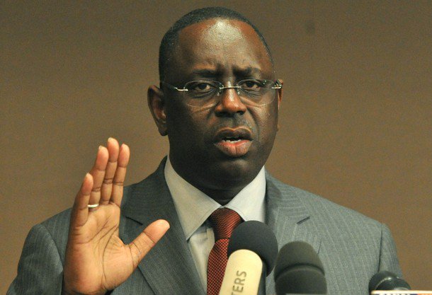 Macky Sall à Cissé Lô et Cheikh Kanté: « Il faut arrêter vos envolées devant les micros des journalistes… » Macky Sall à Cissé Lô et Cheikh Kanté: « Il faut arrêter vos envolées devant les micros des journalistes… »