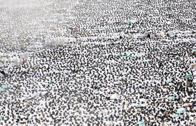 Mecque: Des millions de pèlerins ont convergé mercredi vers le Mont Arafat Mecque: Des millions de pèlerins ont convergé mercredi vers le Mont Arafat