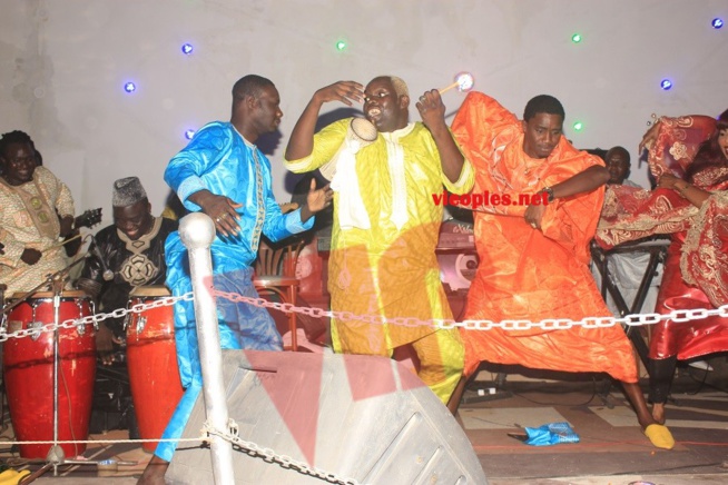 "Spécial ndewleun" Waly Seck met del'ambiance pure et dure au Penc Mi le jour de la tabaski. "Spécial ndewleun" Waly Seck met del'ambiance pure et dure au Penc Mi le jour de la tabaski.