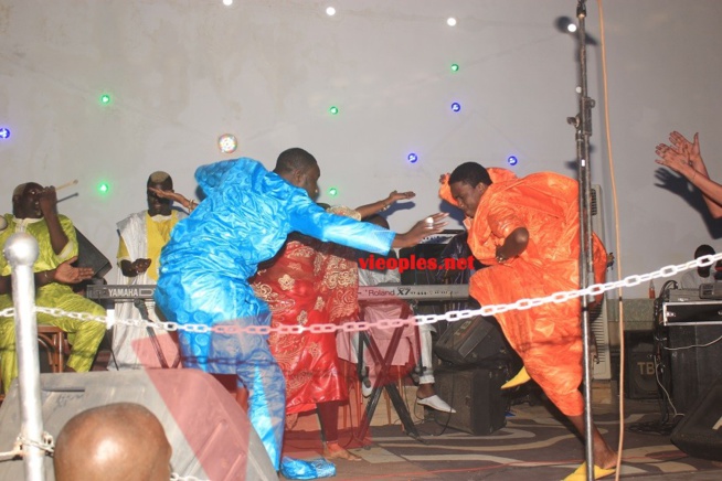 "Spécial ndewleun" Waly Seck met del'ambiance pure et dure au Penc Mi le jour de la tabaski. "Spécial ndewleun" Waly Seck met del'ambiance pure et dure au Penc Mi le jour de la tabaski.