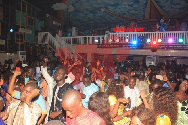 "Spécial ndewleun" Waly Seck met del'ambiance pure et dure au Penc Mi le jour de la tabaski. "Spécial ndewleun" Waly Seck met del'ambiance pure et dure au Penc Mi le jour de la tabaski.