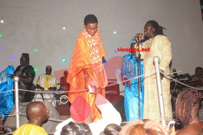 "Spécial ndewleun" Waly Seck met del'ambiance pure et dure au Penc Mi le jour de la tabaski. "Spécial ndewleun" Waly Seck met del'ambiance pure et dure au Penc Mi le jour de la tabaski.