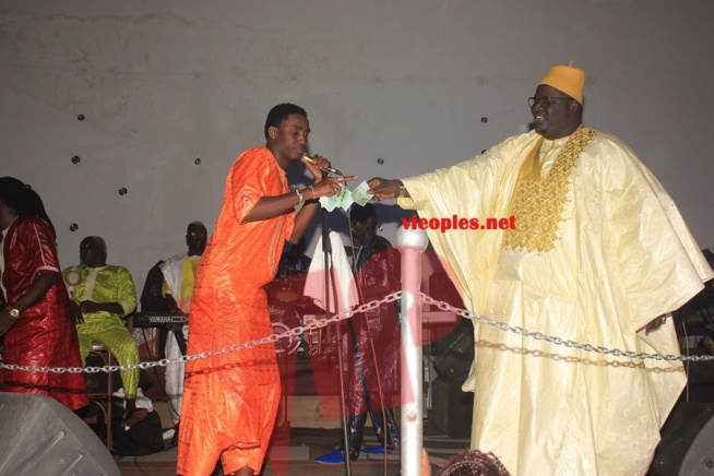 "Spécial ndewleun" Waly Seck met del'ambiance pure et dure au Penc Mi le jour de la tabaski. "Spécial ndewleun" Waly Seck met del'ambiance pure et dure au Penc Mi le jour de la tabaski.