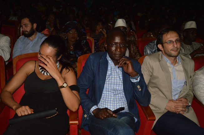 En direct du grand théâtre: "Spécial ndéwleun"Pape Diouf affiche le plein et met le feu dans la salle. En direct du grand théâtre: "Spécial ndéwleun"Pape Diouf affiche le plein et met le feu dans la salle.