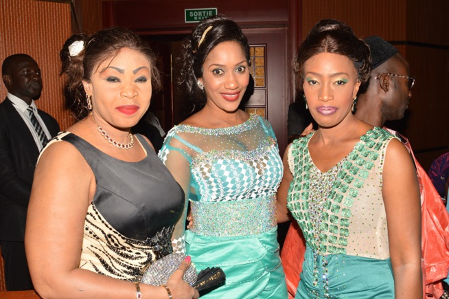 En direct du grand théâtre: "Spécial ndéwleun"Pape Diouf affiche le plein et met le feu dans la salle. En direct du grand théâtre: "Spécial ndéwleun"Pape Diouf affiche le plein et met le feu dans la salle.