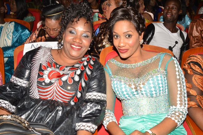Madame Diouf Bébé Basse en compagnie de sa grande sœur au grand théâtre. Madame Diouf Bébé Basse en compagnie de sa grande sœur au grand théâtre.